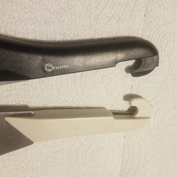 jar opener- multiple sizes and no batteries needed! - Picture 3 of 3